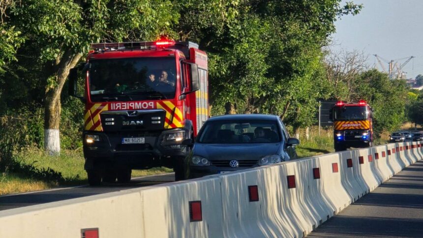 incendiu la un autoturism in apropierea monumentului tropaeum traiani din adamclisi 68bd9a54e6fe6