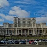 incident grav la palatul parlamentului o femeie prinsa cu sase cutite asupra sa 68c3f5d845614