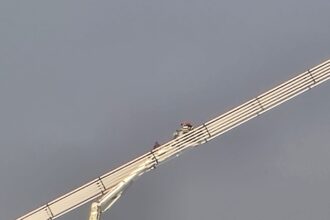 individul care s a urcat pe podul de la agigea este un sucevean care s a mutat in constanta si care a vrut sa fie presedintele romaniei 68c007fd6633d