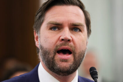 jd vance persoanele care sarbatoresc uciderea lui charlie kirk ar trebui date afara denuntati i si la naiba sunati le angajatorii 68c8fb833d1a6