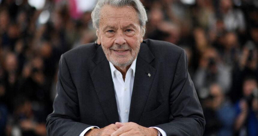 la un an de la moartea lui alain delon incepe razboiul pentru avere fiul cel mic al marelui actor isi da in judecata fratii 68b9355c81ef9
