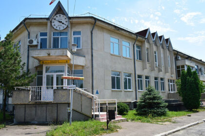 laura cocor considerata mana dreapta a lui marius sponoche a dat in judecata spitalul cernavoda ce se intampla azi la tribunalul constanta 68c7a3fda0d65
