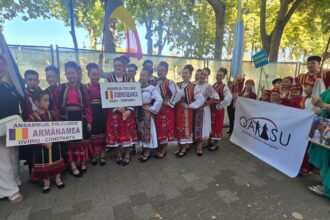 live foto video festivalul international al dansului cantecului si portului popular turco tatar organizat de udttmr la start 68baf0ed68216