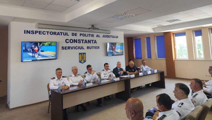 live foto video reprezentantii structurilor mai declaratii la constanta la finalul sezonului estival 2025 un elicopter black hawk ar urma sa fie relocat la malul marii anunta raed arafat 68babca09115a
