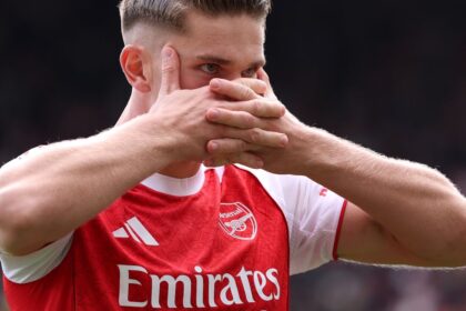 live video premier league duminica de vis aston villa fulham si newcastle arsenal live pe voyo 68d91963856af