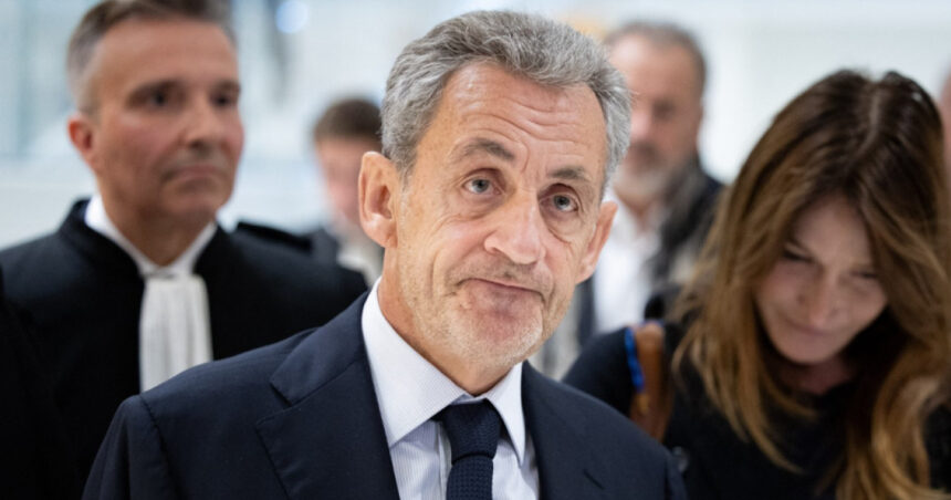 lui macron i se cere sa l gratieze pe sarkozy pentru ca acesta sa nu ajunga la inchisoare o umilire a statului si institutiilor 68d6a9165a4ff