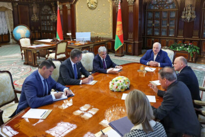 lukasenko a eliberat 52 de prizonieri politici dupa o discutie de 5 ore cu trimisul lui trump sanctiunile la care a renuntat sua 68c2e6172f455