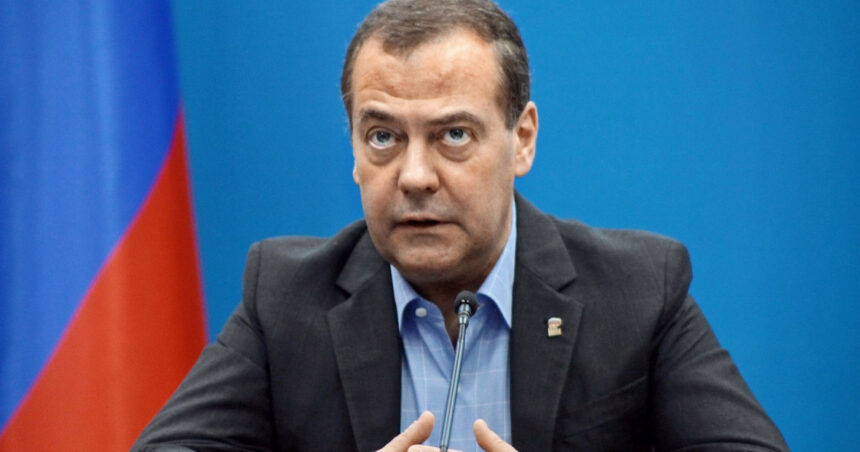 medvedev ii pune in alerta pe cetatenii rusi privind un razboi nuclear cu europa intotdeauna exista riscul unui accident fatal 68da6fdf68602