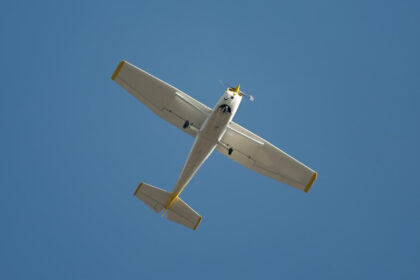 news alert un avion de mici dimensiuni s a prabusit in incinta unei unitati militare din iasi doi barbati in stare grava 68d815b257b03