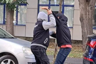 nu e scenariu de film de la fostul la actualul si inapoi copil prins intre batai la medgidia 68be057ca7dda