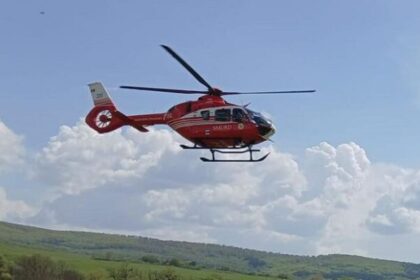 o persoana a fost calcata de tractor in topalu judetul constanta intervine elicopterul smurd 68d9853611454