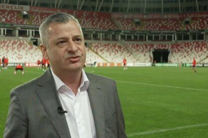 oficial cfr cluj nu se opreste fotbalistul de nationala a semnat cu ardelenii 68c846cad9fb2