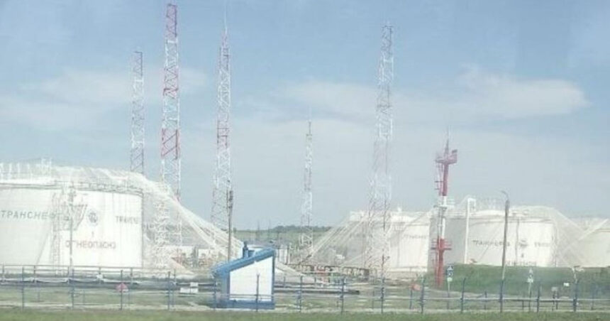 pentru a si proteja depozitele de petrol rusii folosesc o metoda controversata utilizata si la tancuri la inceputul razboiului 68d948a5ded49