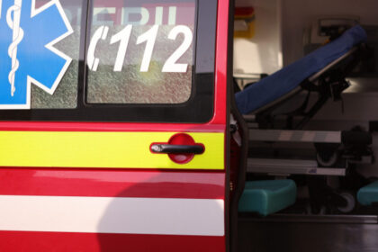 plan rosu de interventie un microbuz cu 10 oameni la bord s a ciocnit cu un autoturism la iesirea din mangalia 68bfc003157ab