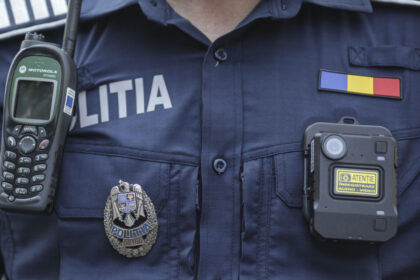politist injunghiat la spitalul din lupeni in timpul unei interventii atacatorul imobilizat de agenti 68bc4dc3b5f8a