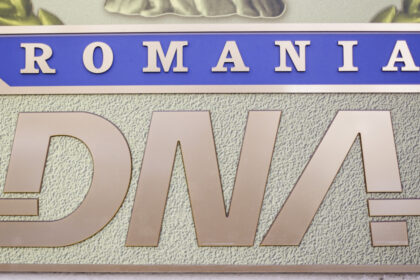 politist prins in flagrant de procurorii dna in timp ce primea 15 000 de euro pentru a interveni intr un dosar penal 68d56babea53f