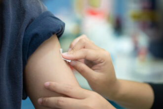 polonia verifica registrele de vaccinare ale unui numar de 100 000 de copii parintii risca amenzi mari 68d6baaa6301b