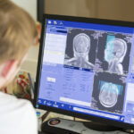 povestea gemenilor diagnosticati cu aceeasi boala extrem de rara la 8 ani distanta nici medicii nu inteleg cum a fost posibil 68c5004a46ee7