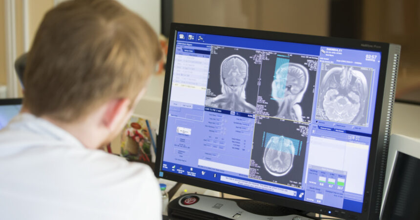 povestea gemenilor diagnosticati cu aceeasi boala extrem de rara la 8 ani distanta nici medicii nu inteleg cum a fost posibil 68c5004a46ee7