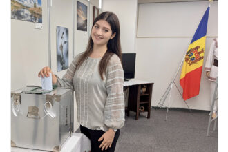 primul votant la alegerile din republica moldova o studenta din japonia iesiti la vot daca va iubiti tara 68d8d8f7d7681