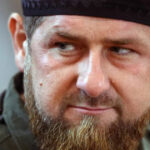 ramzan kadirov acuzat in lipsa de crime de razboi in ucraina ar fi folosit soldati capturati drept scuturi umane pe acoperisuri 68b6a55cf16c6