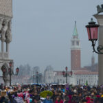 revine taxa pentru turistii care viziteaza venetia in 2026 cand vor trebui sa plateasca vizitatorii 68ced8af4e237