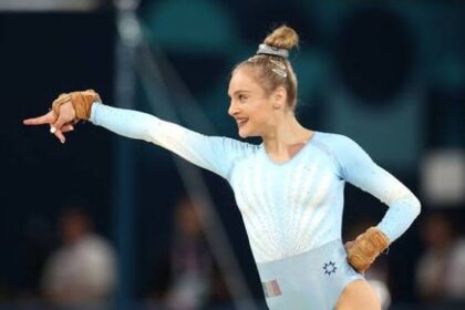 sabrina voinea a cucerit aurul la sol la etapa de cupa mondiala de la paris 68c7070e536f9