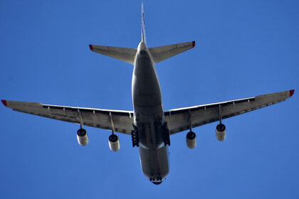 sapte oameni s au luat la bataie intr un avion inainte de aterizarea pe otopeni de la ce a pornit scandalul 68c7cc3261b48