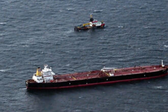 senatorii americani vor sa sanctioneze flota fantoma a rusiei masura ar putea viza si baza industriala de aparare a moscovei 68cd83ae3f5eb