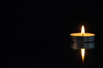 socant o profesoara si copilul sau de 7 ani au fost gasiti decedati in apartament 68c02ed77445a