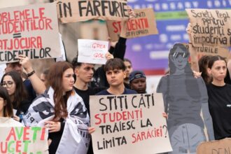 studentii ies in strada in toata tara educatia a fost prima vizata de taierile bugetare 68cad04e8641e