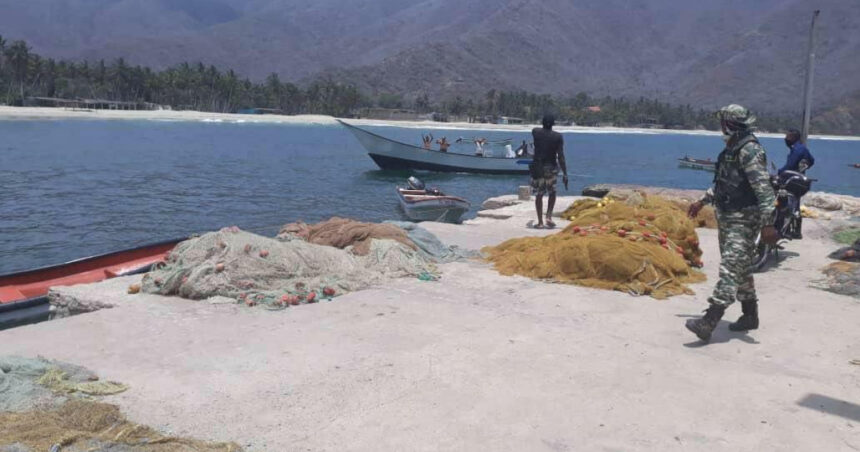 tensiunile escaladeaza nicolas maduro sustine ca opt nave cu 1 200 de rachete si un submarin din sua vizeaza venezuela 68b5fc992b947