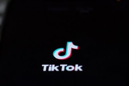 tiktok sub control american trump aproba oficial preluarea de catre investitori din sua 68d652d531358