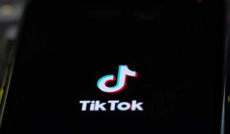 tiktok sub control american trump aproba oficial preluarea de catre investitori din sua 68d652d531358