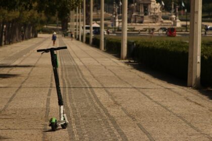 tragedie un adolescent de 15 ani a murit dupa ce a cazut de pe o trotineta electrica 68c988ebbeaaa