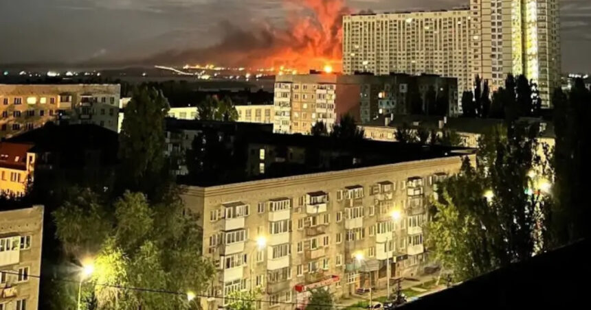 ucrainenii au lovit rafinaria de la saratov in timp ce rusia este pe punctul de a reduce productia de petrol din cauza atacurilor 68c9b3e34aa2b