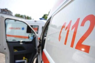 un copil de un an a cazut in piscina in mamaia a fost preluat de echipajul de ambulanta 68bb101d9f602