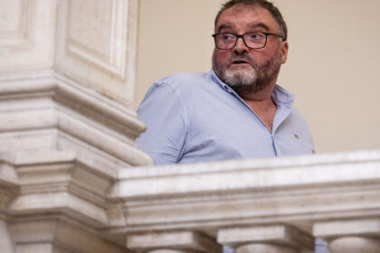 un medic francez e acuzat ca a otravit 30 de pacienti pentru a si arata abilitatile de resuscitare 12 dintre ei au murit 68bfaf6fe1725