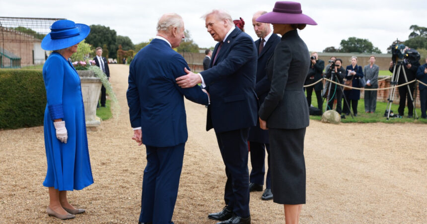 un steag o sabie si o brosa de lux cadourile schimbate intre membrii familiei regale si familia trump cu ocazia vizitei la windsor 68caef0bcb09b