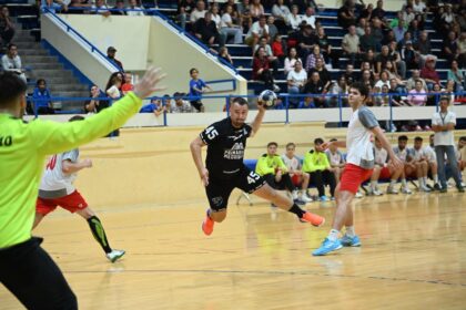 victorie spectaculoasa pentru handbalistii de la cs medgidia la debutul pe teren propriu 68cf1a411ea4b