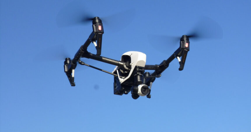 ANAF își îmbunătățește verificările cu ajutorul dronelor și al inteligenței artificiale: Strategia statului pentru identificarea fraudelor și a construcțiilor ilegale 1 video anaf controale cu drone si inteligenta artificiala cum vrea statul sa depisteze fraude si constructii ilegale 68da564798919