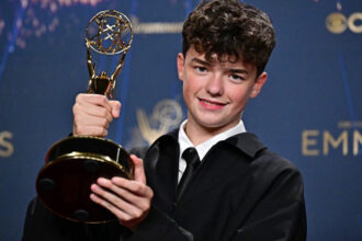 video cine sunt marii castigatori ai premiilor emmy 2025 un actor de 15 ani a devenit cel mai tanar laureat din istorie 68ce73ef4efbe