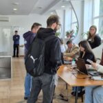 video constanta aproape 50 de cetateni din republica moldova au votat deja la alegerile parlamentare la sectia deschisa la univesitatea ovidius 68d8e39079af2
