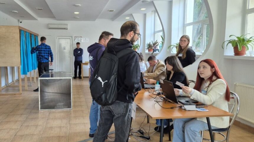 video constanta aproape 50 de cetateni din republica moldova au votat deja la alegerile parlamentare la sectia deschisa la univesitatea ovidius 68d8e39079af2