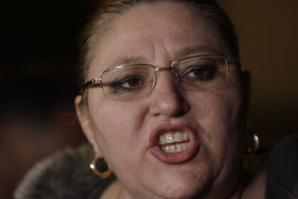video diana sosoaca dupa ce procurorii au cerut ridicarea imunitatii sale cu ce sa ma ia cu macaraua vin cu tancul la parchet 68d64ca9ea7e0