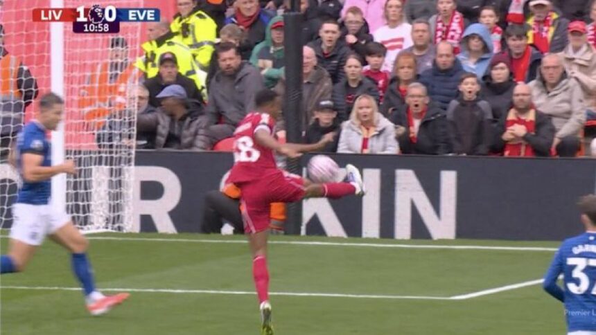 video exclusiv ce golazo cum a putut gravenberch sa inscrie in liverpool everton 68ce97ee944c8