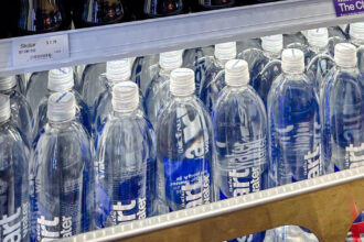 video plafonarea pretului la apa imbuteliata in gari si aeroporturi bogdan chiritoiu avem o investigatie la aeroportul otopeni 68d577677bc2e