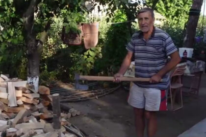 video romanii enervati de certurile politicienilor nici nu mai ma uit ce sa vad bilciul lor mai bine ma duc la balci cand e la calarasi 68cc26a1198e6