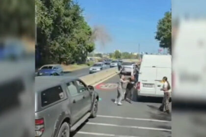 video scandal in trafic la intrarea in constanta soferi filmati in timp ce se bat in mijlocul drumului 68bd948a3d946