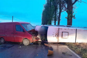 video teribil accident de circulatie pe dj 222 langa agighiol doua autovehicule s au ciocnit frontal 68c3e36725e00